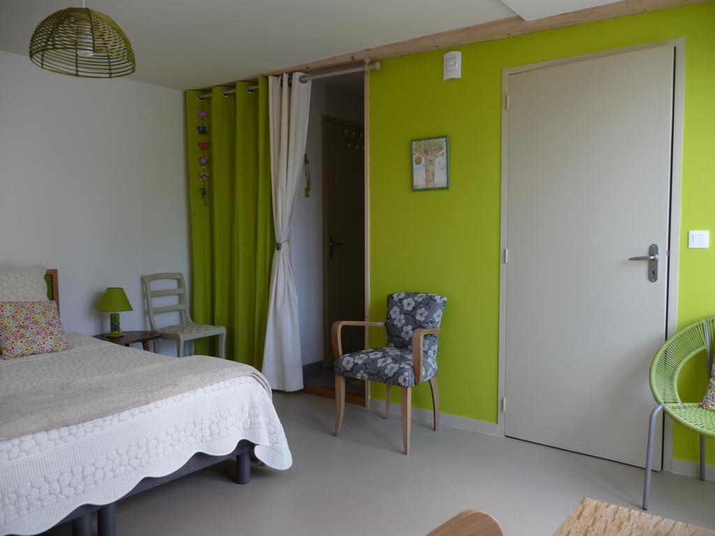 Le Jardin Aux Oiseaux Bed & Breakfast Férel Екстериор снимка