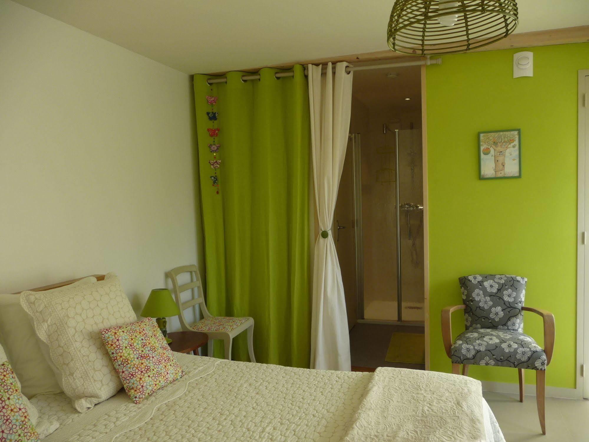 Le Jardin Aux Oiseaux Bed & Breakfast Férel Екстериор снимка