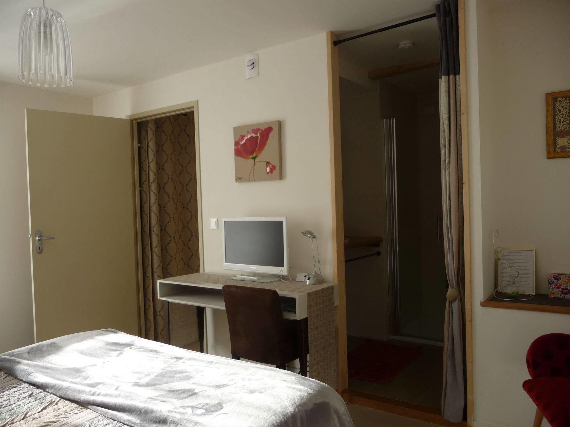 Le Jardin Aux Oiseaux Bed & Breakfast Férel Екстериор снимка